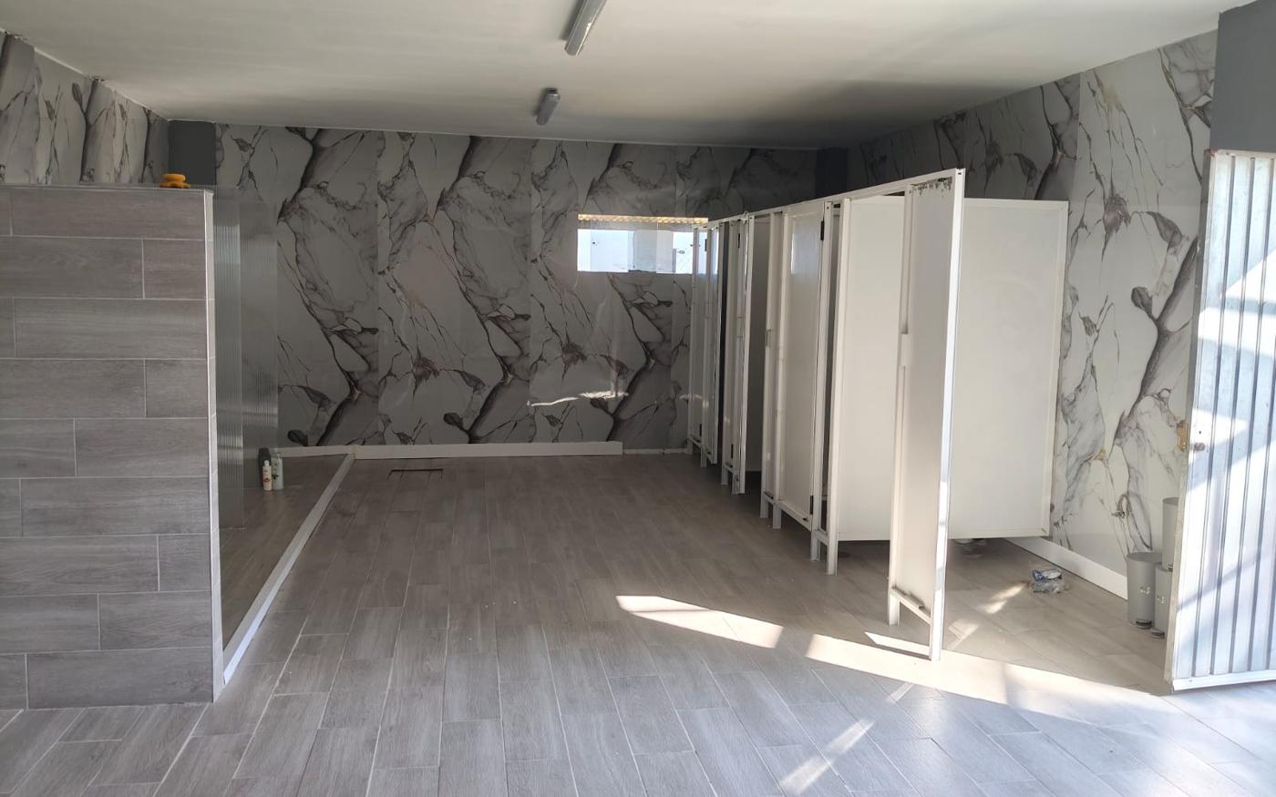 Baños y duchas renovados